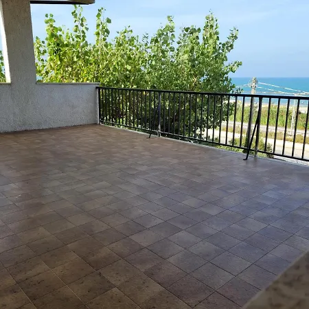Amare Apartment *